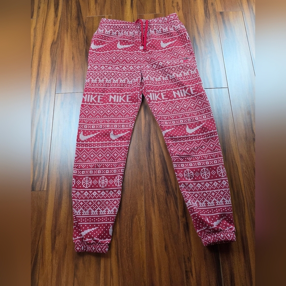 Nike Club Fleece Holiday Joggers M Red Men's - Picture 1 of 8